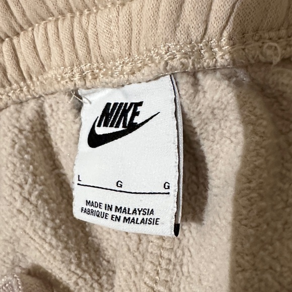 Nike Big Kids Beige Jogger Sweat Pants - Picture 4 of 4